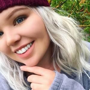 Meet your Posher, Brenna